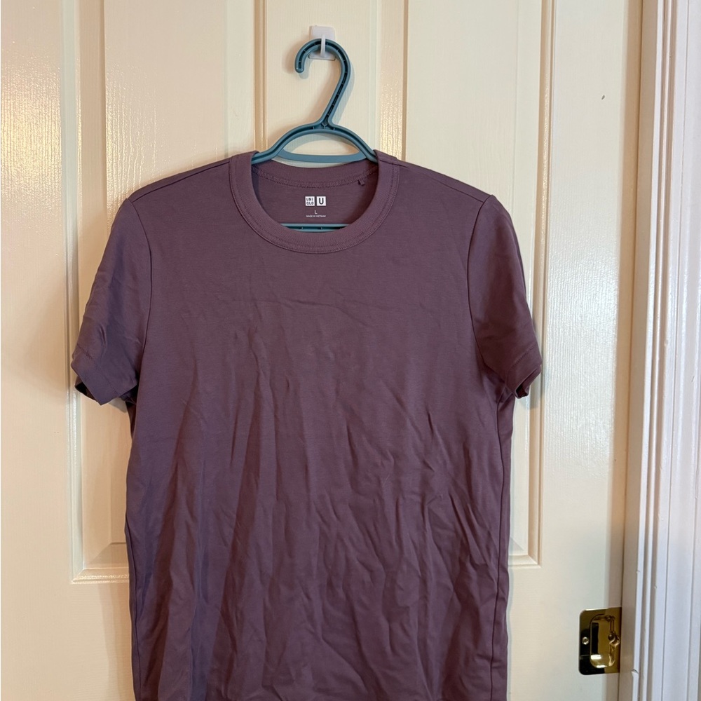 Uniqlo women’s  Plum Short Sleeve Tee